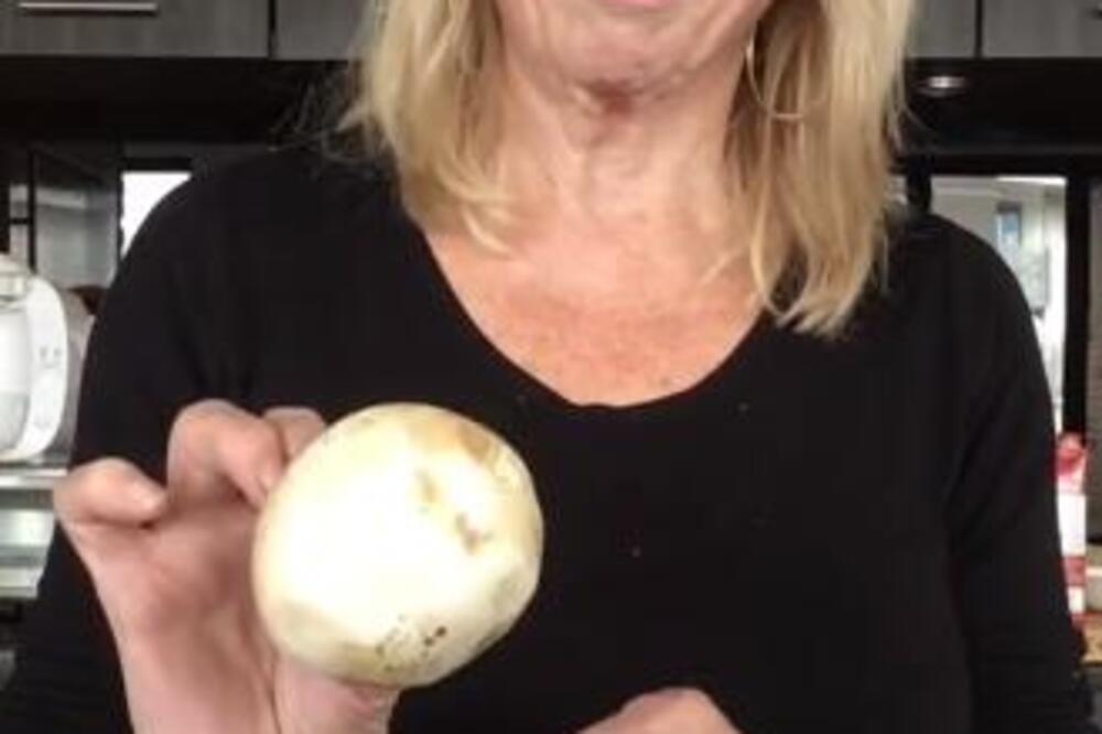 CEO ŽIVOT POGREŠNO SPREMATE PEČURKE, A DA TO I NE ZNATE: Kuvarica otkrila šta se prvo radi pre KUVANJA (VIDEO)