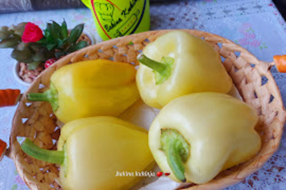 U PUNJENE PAPRIKE JOŠ UVEK NISTE STAVLJALI OVU SMESU: Uh, kako su PIKANTNE otvaraju APETIT, RECEPT će SVI tražiti