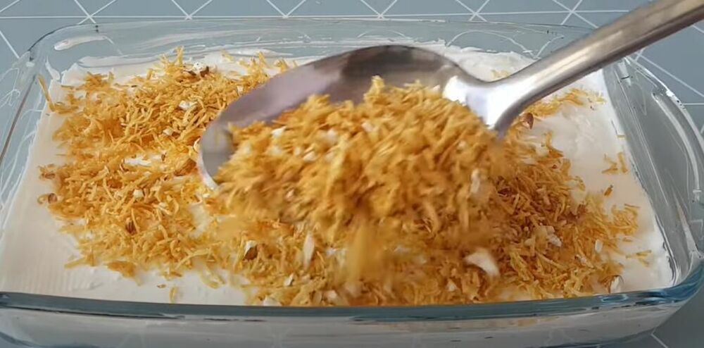 Ukrašavanje turske torte 'kadaif'