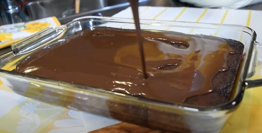 Čokolada preko mađarskog kolača 'tasteri'