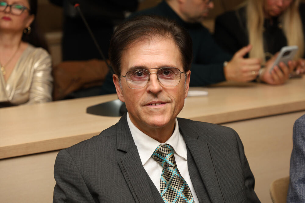 Žene su ludele za njim, a onda sve napustio i otvorio privatnu ordinaciju