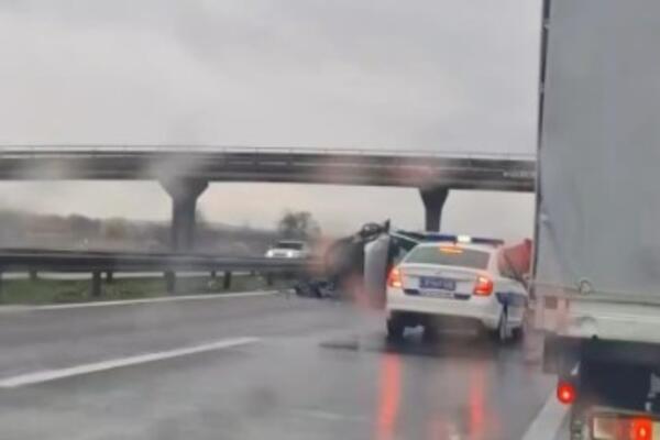 TRAGEDIJA NA AUTO-PUTU KOD RAŽNJA: Automobil udario u zaštitnu ogradu, IMA POGINULIH (VIDEO)