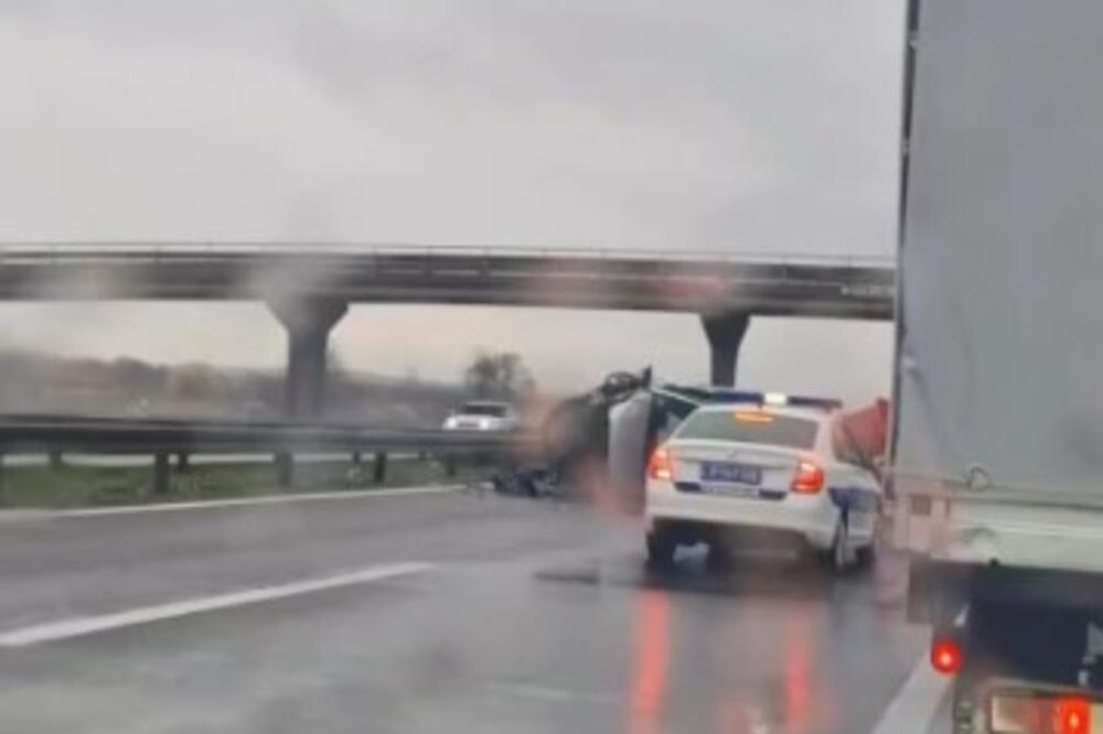 TRAGEDIJA NA AUTO-PUTU KOD RAŽNJA: Automobil udario u zaštitnu ogradu, IMA POGINULIH (VIDEO)