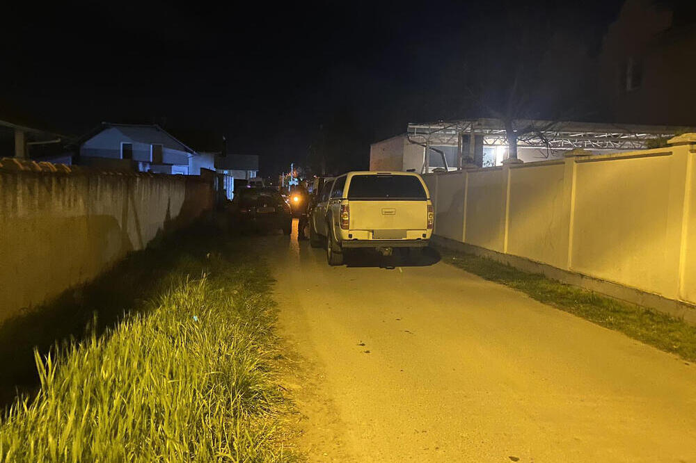 PRVI SNIMAK ISPRED KUĆE U KOJOJ JE PRONAĐENO TELO ŽENE U NOVOM SADU: Prizor ledi krv u žilama! (VIDEO)