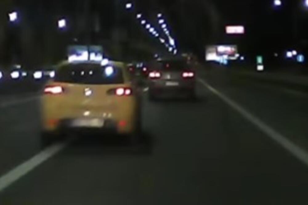 SNIMAK BAHATE VOŽNJE KOJI JE RAZBESNEO BEOGRAĐANE: Dva automobila jure i pretiču. "OVAKO SE GINE!"