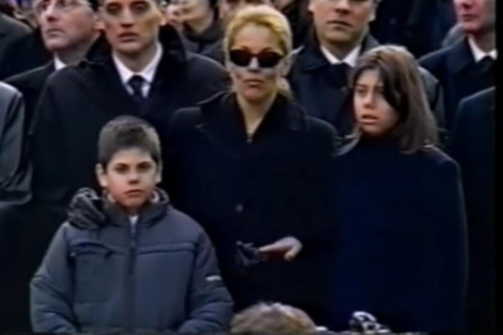 EVO KAKO DANAS IZGLEDA SIN ZORANA ĐINĐIĆA! Luka je sada odrastao čovek i mnogi tvrde da podseća na oca (FOTO)