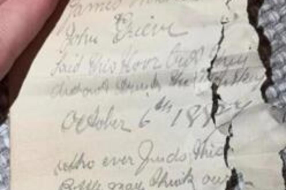 ŠETALA PLAŽOM PA NAŠLA BOCU SA PORUKOM STAROM 132 GODINE: Kad ju je OTVORILA zanemela zbog JEZIKA KOJIM JE NAPISANA