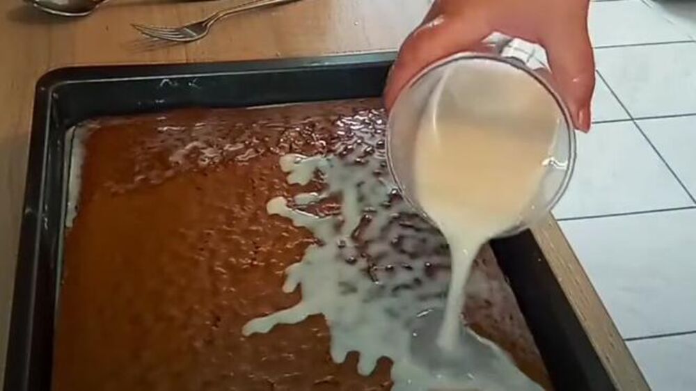 Prelivanje kore za turski kolač 'nevesta'