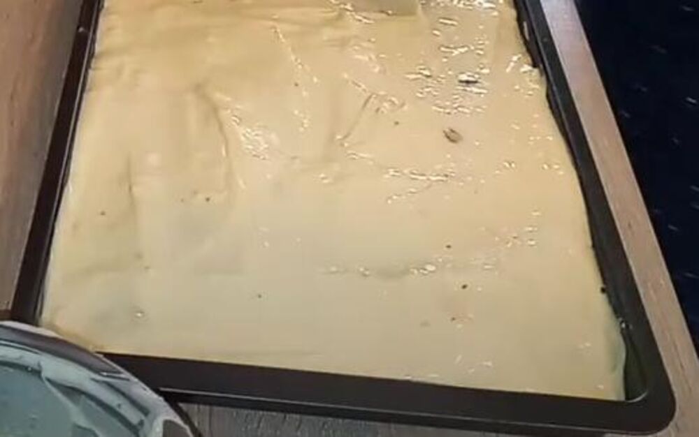 Turski kolač 'nevesta' u plehu