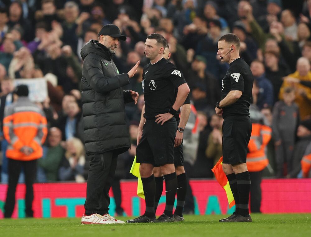 Rasprava Jirgena Klopa sa sudijama 