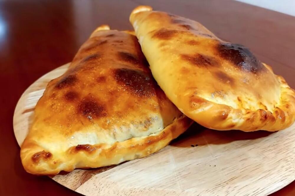 NAPRAVITE DOMAĆE KALCONE OD NAJMEKANIJEG TESTA DO SADA: Punjene sa 3 vrste sira ostavljaju bez teksta - neodoljive