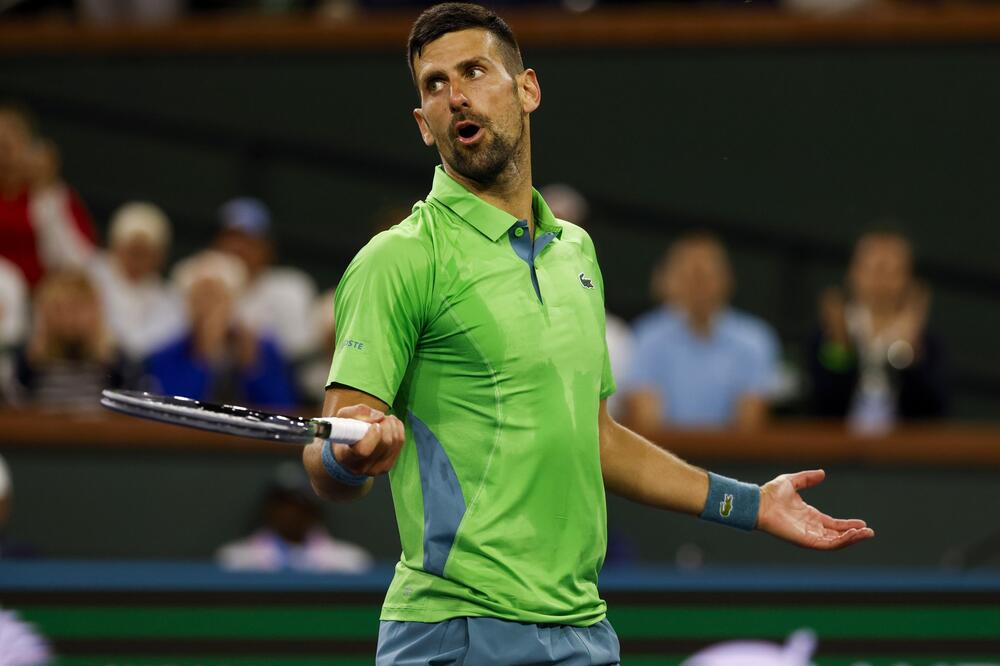 NOVAK ĐOKOVIĆ UDARIO GLAVOM O KAMERU! (VIDEO)