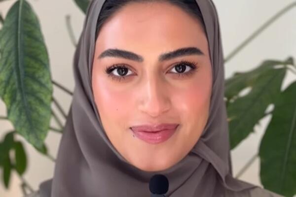 OVE ARAPSKE BOGINJE UPECALE ŠEIKE, PA SE KUPAJU U ZLATU: Kada skinu HIDŽAB od LEPOTE muškarcima OTPADAJU vilice