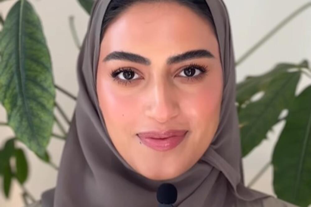 OVE ARAPSKE BOGINJE UPECALE ŠEIKE, PA SE KUPAJU U ZLATU: Kada skinu HIDŽAB od LEPOTE muškarcima OTPADAJU vilice