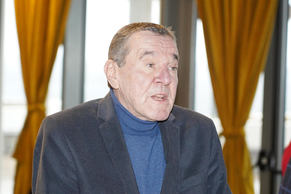 ŽIVOT PROVEO SA OVOM ŽENOM, A MALO KO ZNA KAKO ONA IZGLEDA: Dama VREDNA DIVLJENJA je SUPRUGA Mikija Krstovića