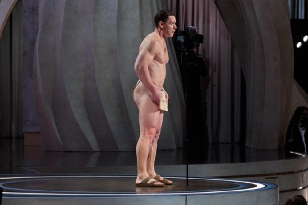 MAJKO SVETA! Nakon što se GO POJAVIO pred LJUDIMA, dobio ponudu na SAJTU ZA ODRASLE: Da li biste vi OVO gledali?