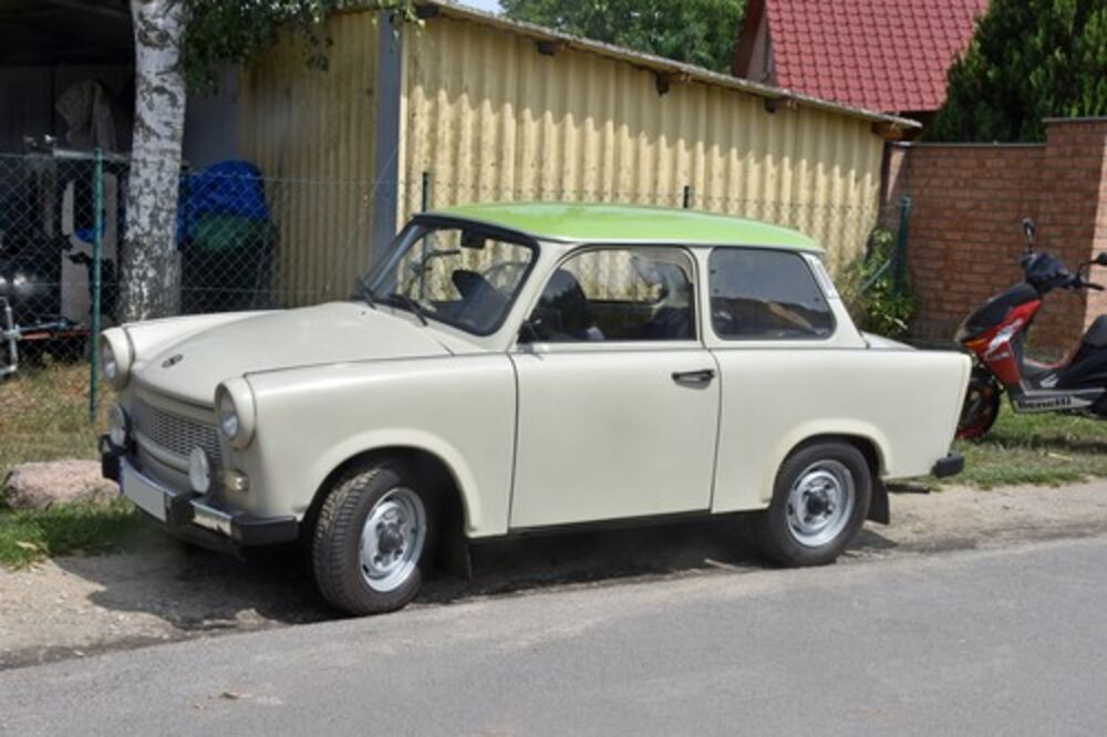 Ostavljen upaljen mator u automobilu može privući zmije