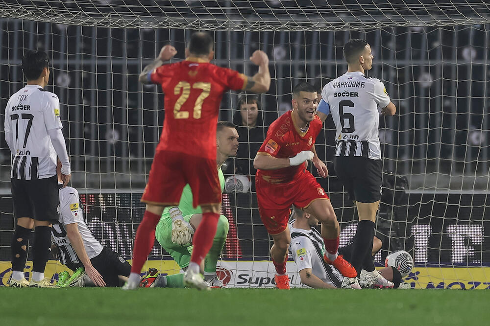 RADAKOVIĆ NIJE GLEDAO VAR! Partizan ŽESTOKO oštećen za penal protiv Napretka? (VIDEO)