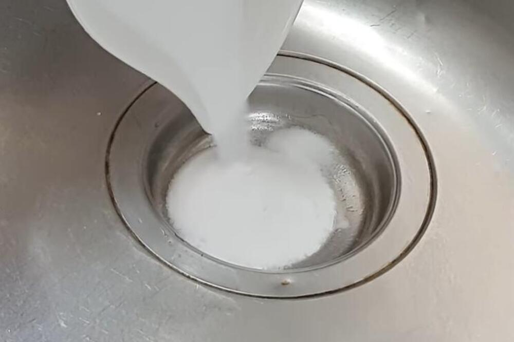 Voda u sudoperi slabo otiče: Ne bacajte pare na majstora, već imate jeftino rešenje kod kuće