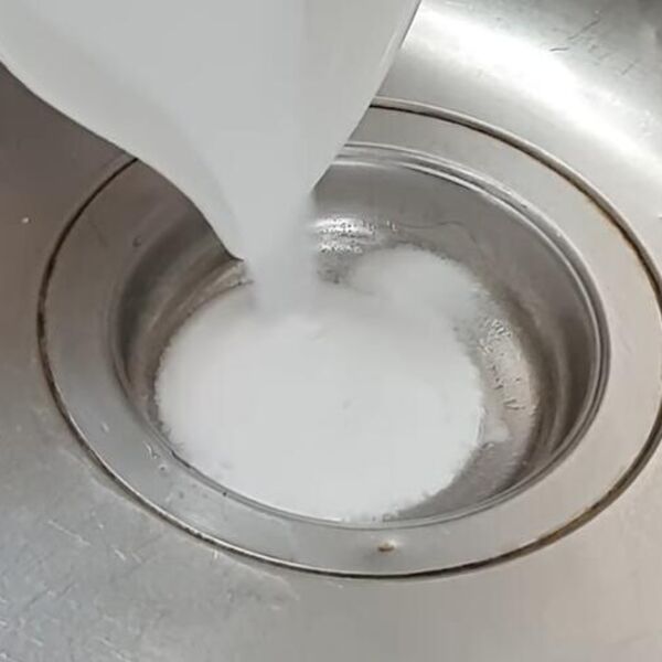 OVU STVAR SVI SIPAMO U SUDOPERU, A TO UNIŠTAVA CEVI! Vodoinstalater upozorio - rizik je veći ako...