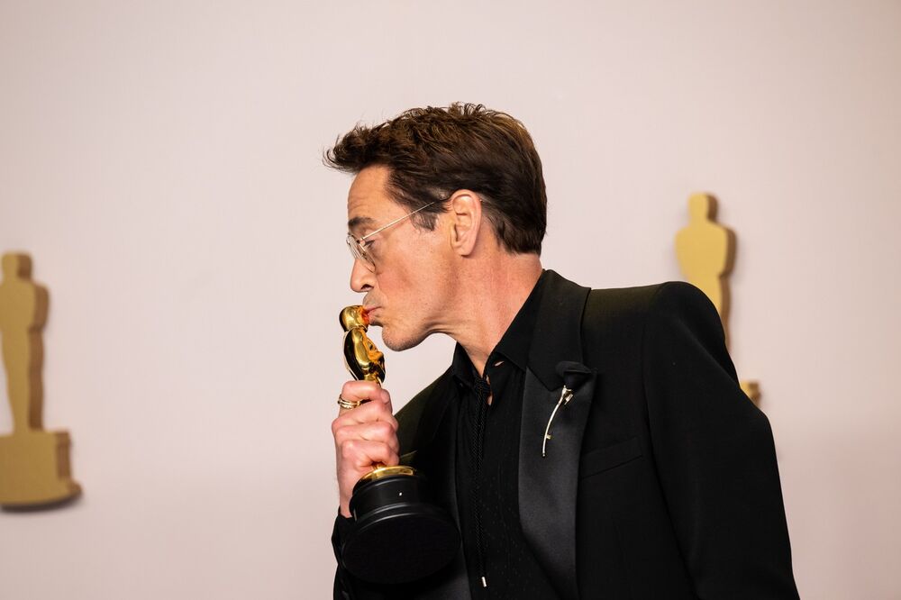 Jeziv život Oskarovca Roberta Džuniora