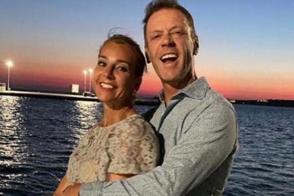 SUPRUGA RASKRINKALA POZNATOG MUŠKARCA, SNIMA FILMOVE ZA ODRASLE, A U SE*SU SA MNOM JE OVAKAV: Kad nema KAMERA on...