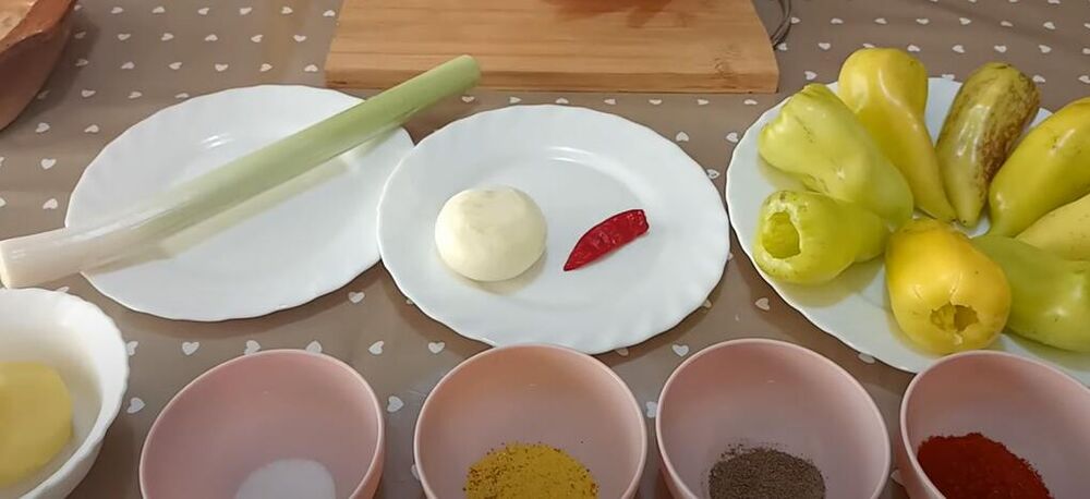 Sastojci za paprike punjene ribljim mesom