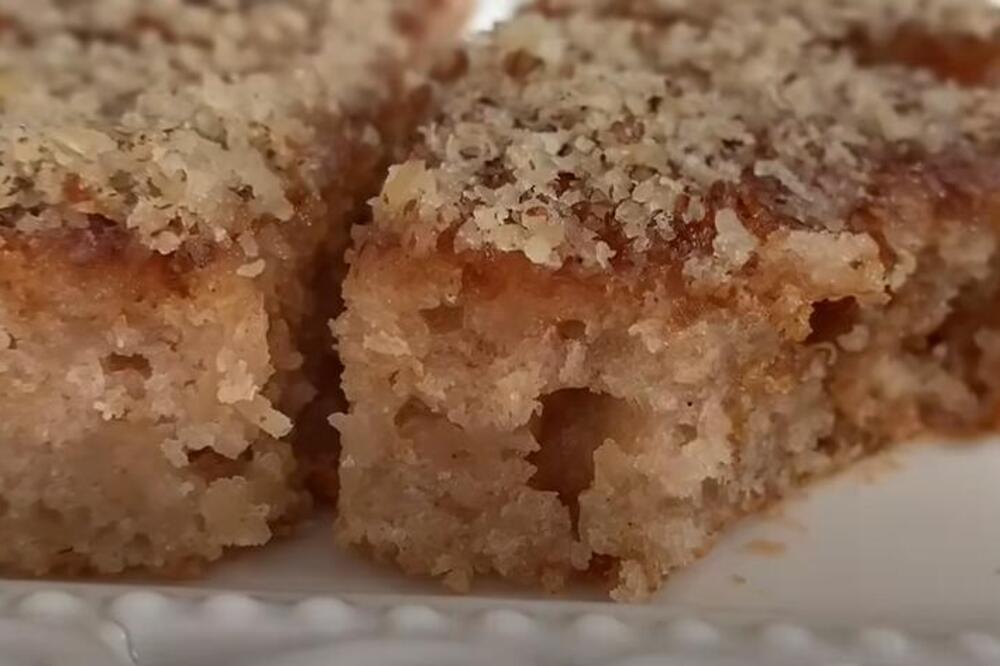 NAJLAGANIJA POSLASTICA ZA USKRŠNJI POST: Kolač sa rendanim jabukama - od svakog parčeta zastaje dah