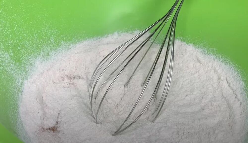 Priprema posnog kolača sa rendanim jabukama