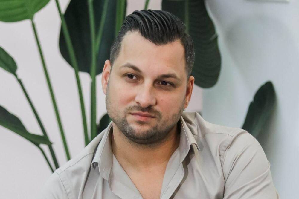 "SVA SREĆA DA JE..." Oglasio se Deni Boneštaj nakon ZEMLJOTRESA u Crnoj Gori: Odmah pozvao PORODICU kad je čuo