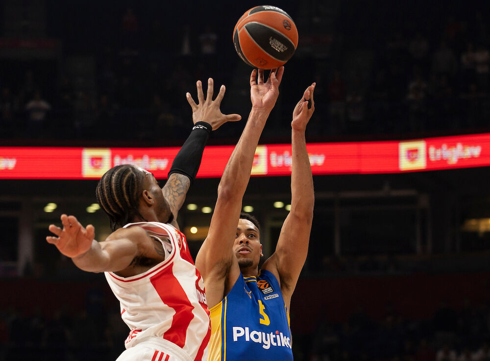 Vejd Boldvin šutira preko Džavonte Smarta