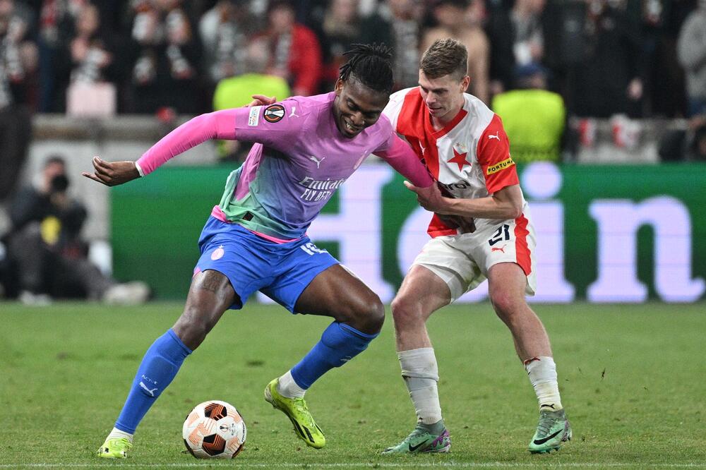 PETARDA VEST HEMA: Jović sa klupe svedočio pobedi Milana - Marsej se izvukao