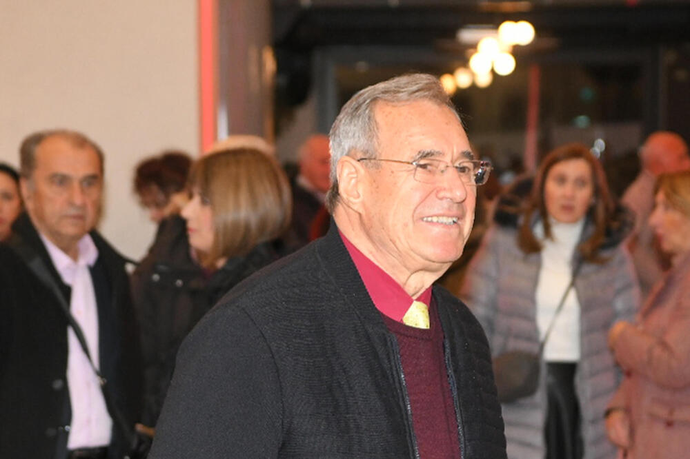 ČEDO, JESI LI TO TI? Godine učinile svoje, a SEDA KOSA glavna tema BEOGRAĐANA: Legenda ne skida OSMEH SA LICA