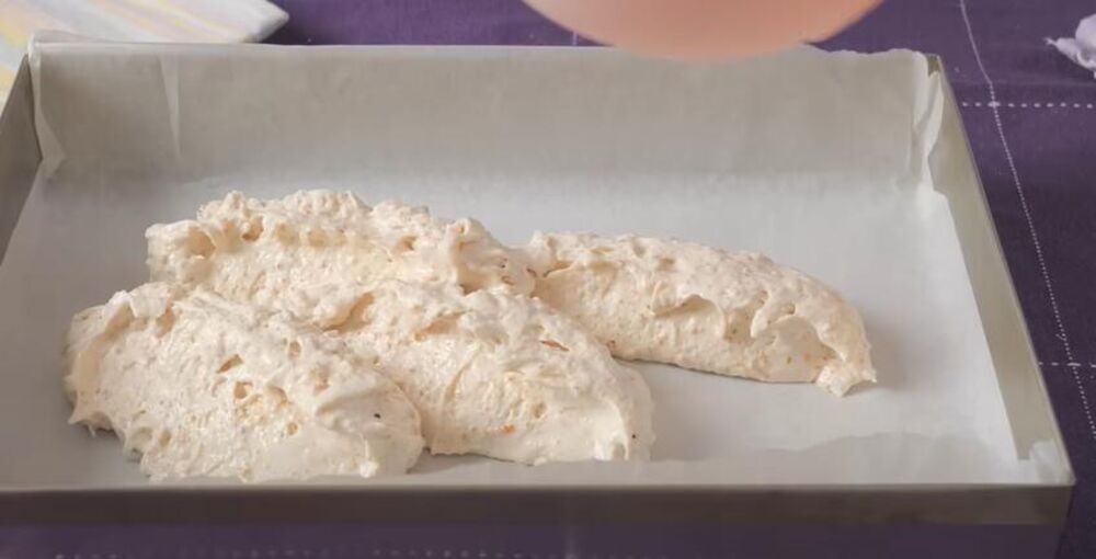 Kora za grčke kocke u plehu