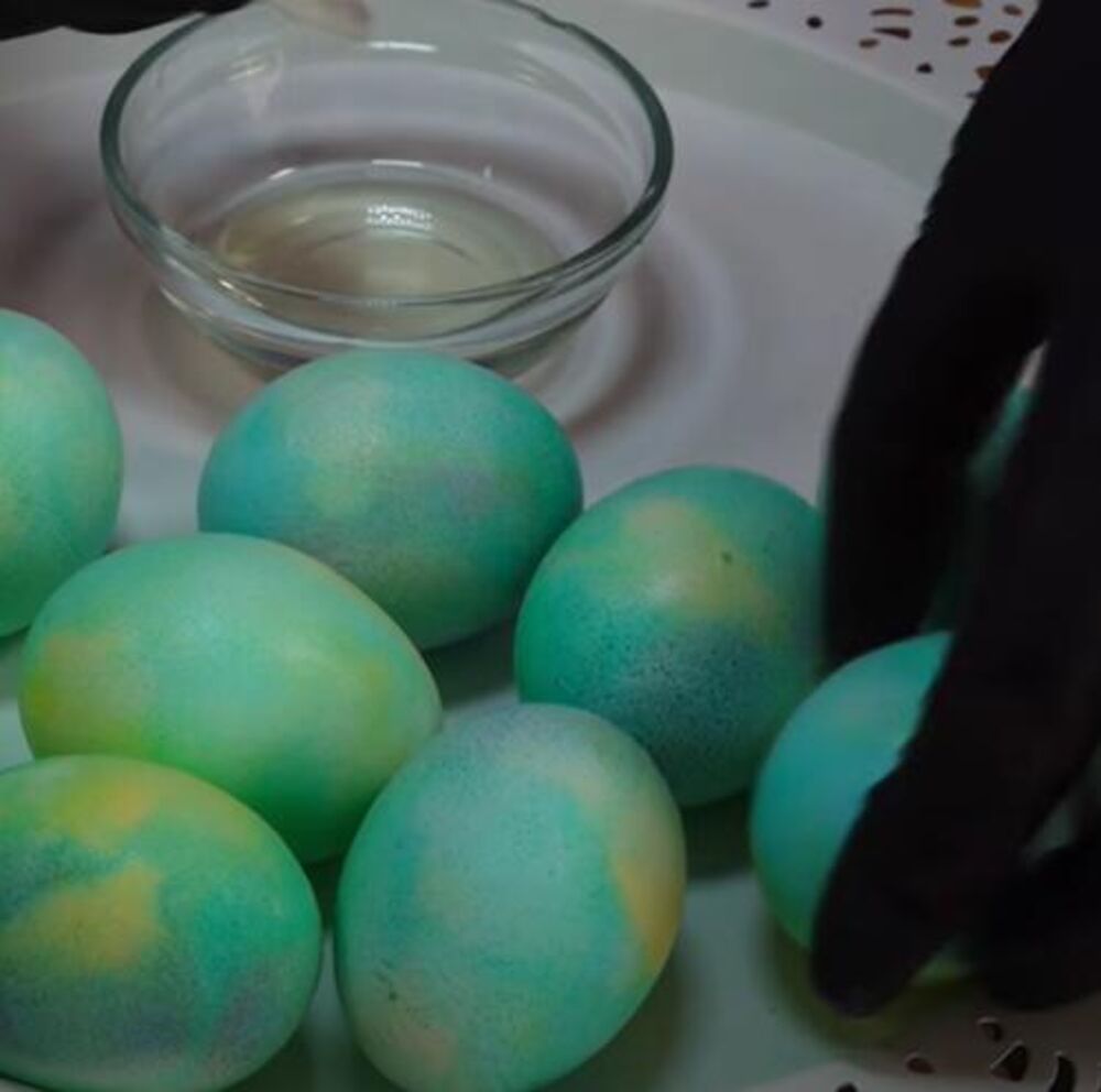 Jaja ofarbana sodom bikarbonom