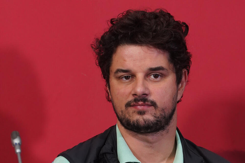 DA LI ZNATE KOLIKO NIKOLA RAKOČEVIĆ IMA GODINA? Osvojio je SRBIJU svojim TALENTOM, a o njegovom ŽIVOTU malo se zna