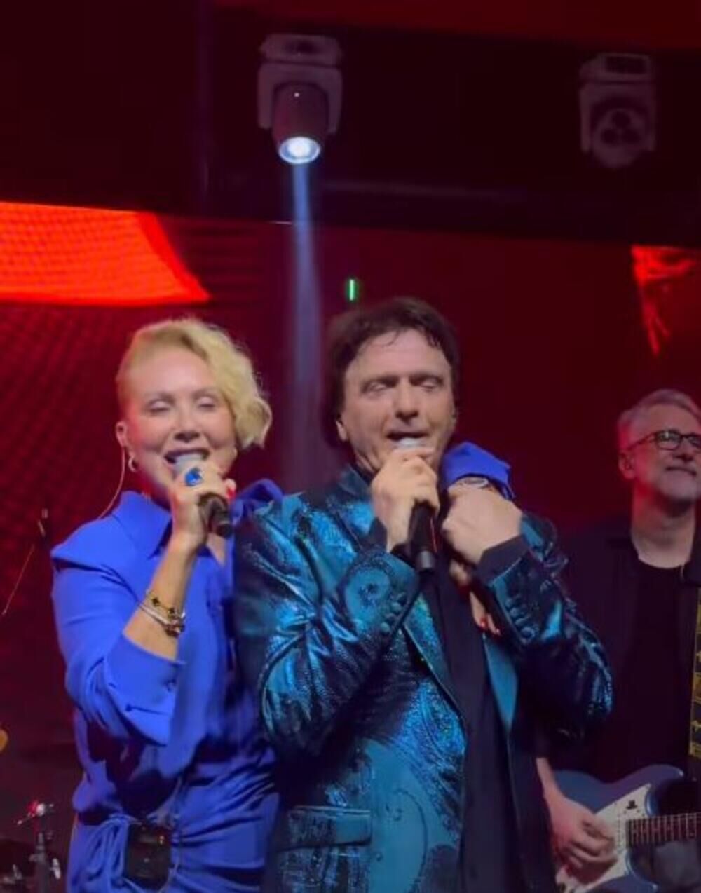 Brena je u jednom momentu podigla haljinu i pokazala duge noge