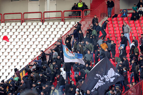 BRUKA I SRAMOTA NA MARAKANI: Divljaštvo uzelo maha! (VIDEO)