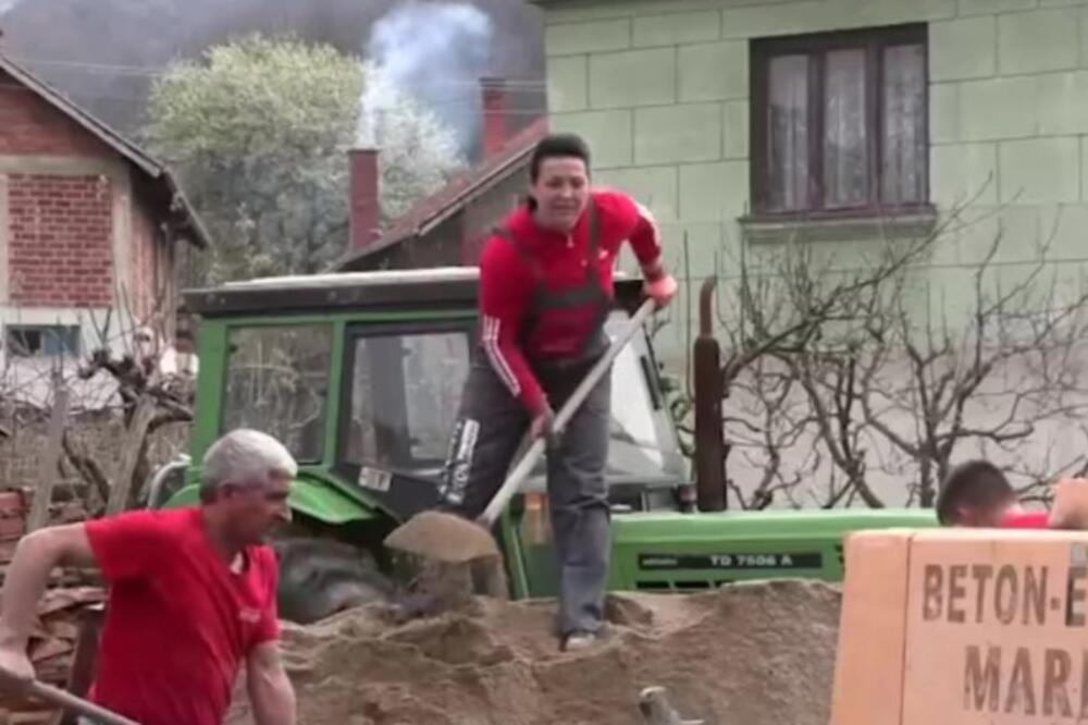 "POSAO SA MUŠKARCIMA NIJE PROBLEM": Jelena je JEDINA ŽENA DUNĐER na jugu Srbije, svaki korak je lako SAVLADALA!