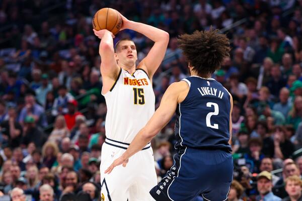 MAJSTOR JE MAJSTOR: Dončić "solira", Jokić jednim potezom RASPAMETIO Amere! (VIDEO)