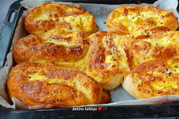 UZ OVAJ RECEPT NAUČIĆETE DA PRAVITE PITU ZA SVEGA 5 MINUTA: Topla i MEKA baš kakvu ste jeli nekad na BAKINOJ TRPEZI