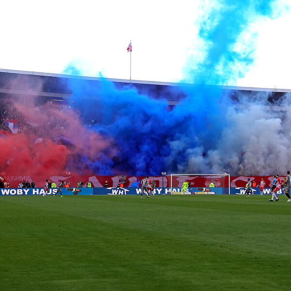 DELIJE "UGASILE" GRUPU IZ REGIONA! Zapaljena im zastava, oni prestaju da postoje posle 19 godina (FOTO)