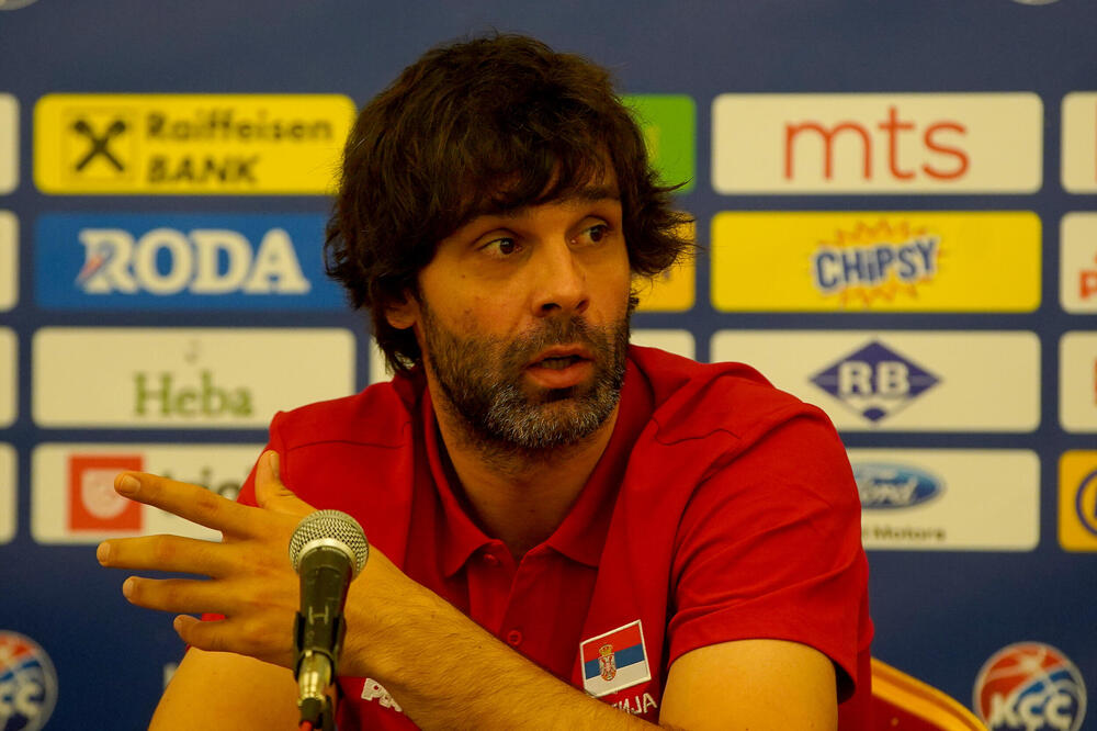 DA LI ZNATE DA JE MILOŠ TEODOSIĆ BIO KUM NA VENČANJU NAJPOZNATIJEM PARU U SRBIJI? Na slavlju je bio NAJVESELIJI