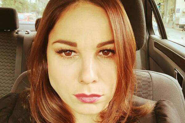 SESTRA NAŠE GLUMICE CENJENA JE U SVETU, DALJINA NIJE UTICALA NA NJIHOV ODNOS: Evo čime se BAVI, svaka joj čast