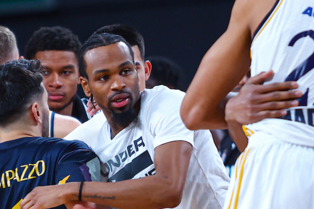 ISPLIVALO! STRANAC PONOVO PRAVI GLUPOSTI! Napravio svađu u ekipi!