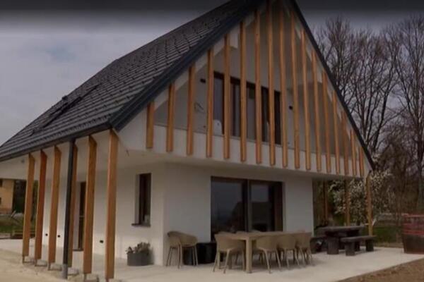 Pronašla je tajnu sobu za koju nije imala pojma: Zbog onoga što je bilo unutra, odmah su joj rekli - stavi rukavice