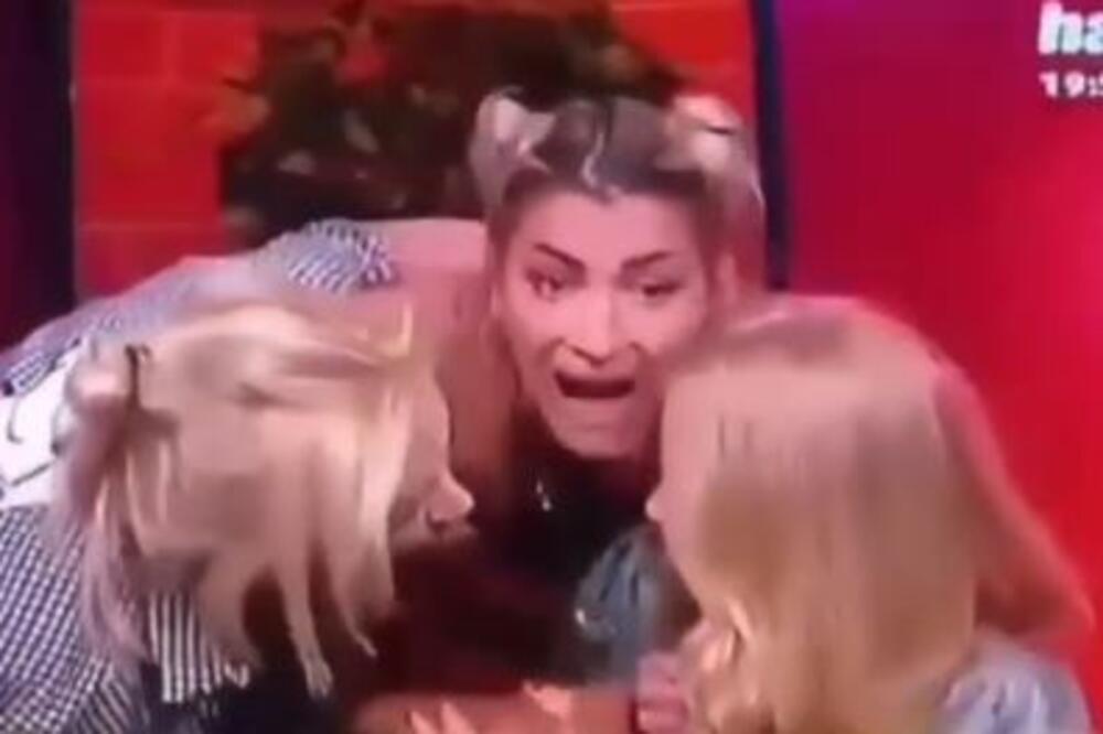 ŽENSKA TUČA UŽIVO U PROGRAMU TADA JE ŠOKIRALA SRBE! KOLEGINICE NASKOČILE NA JELENU: Voditeljka ŽESTOKO odreagovala