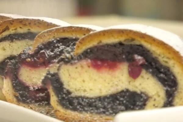 NAJFINIJI SLATKIŠ ZA POST NA VODI: Genijalna štrudlica sa makom i višnjama - kraljica Uskršnjeg posta (RECEPT)