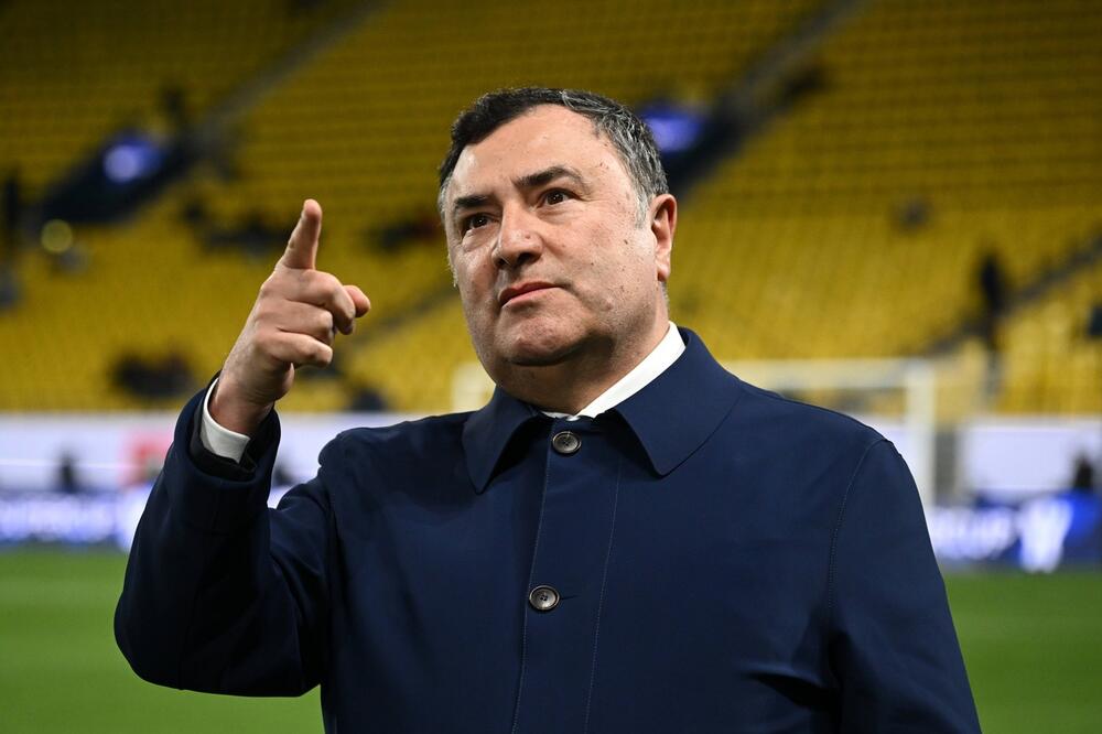 FIORENTININ SPORTSKI DIREKTOR PREMINUO DAN PRED 58. ROĐENDAN! Tužne vesti iz Milenkovićevog tima(FOTO)