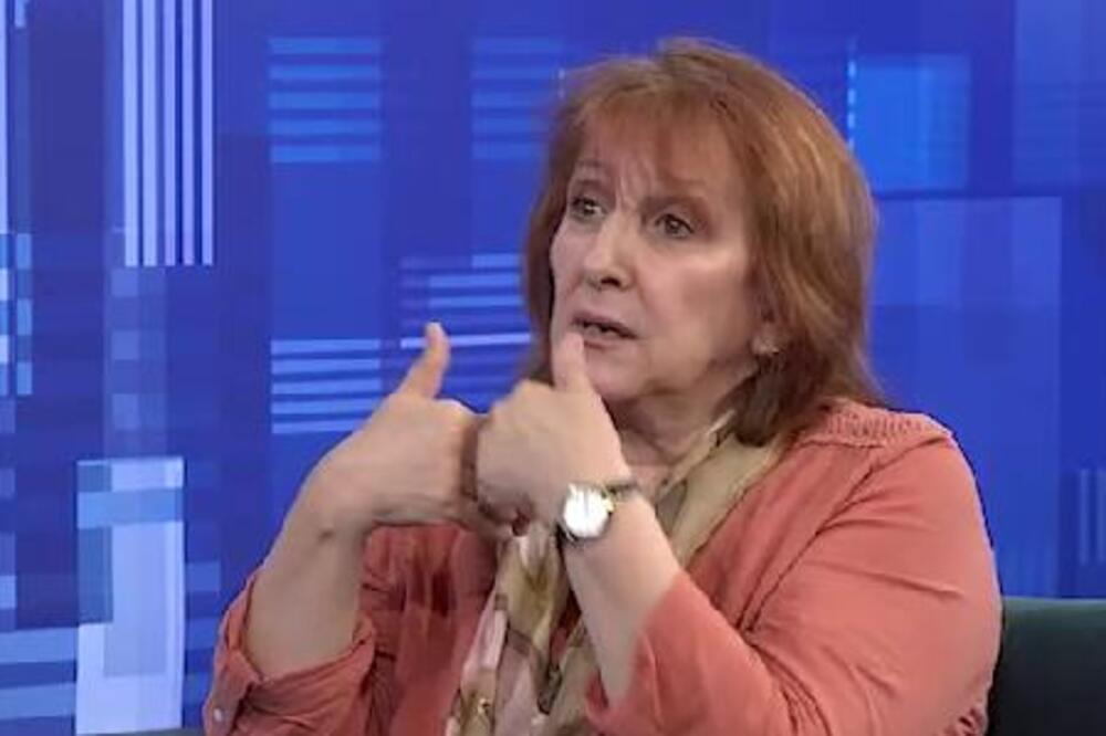 OVO JE NASTAVNICA LIKOVNOG KOJOJ SU ĐACI PRIREDILI FENOMENALAN ISPRAĆAJ U PENZIJU: Otkrila čemu ih je sve naučila